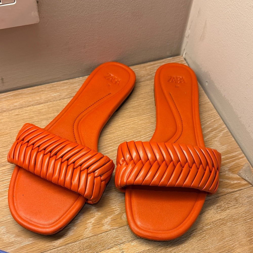 Zara Women's Bold Orange Slide Sandals